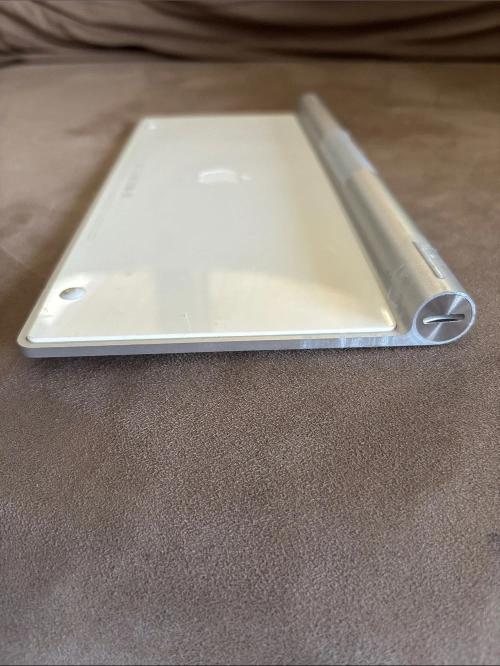 Apple Silver and White Wireless Aluminum Keyboard - Compact Bluetooth